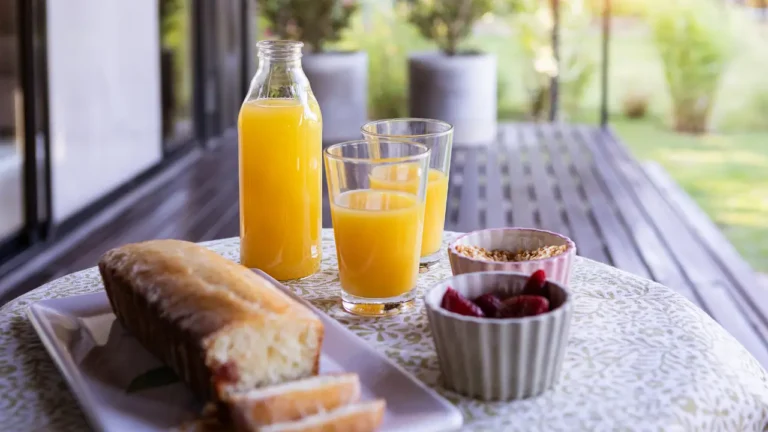 Looking for a Hostel with Free Breakfast?